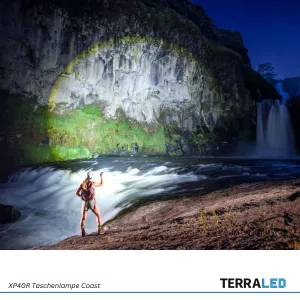 Coast XP40R wiederaufladbare Taschenlampe mit PowerIQ Real-time Display 8000 lumen